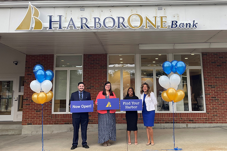 HarborOne Bank in Randolph, MA Exterior